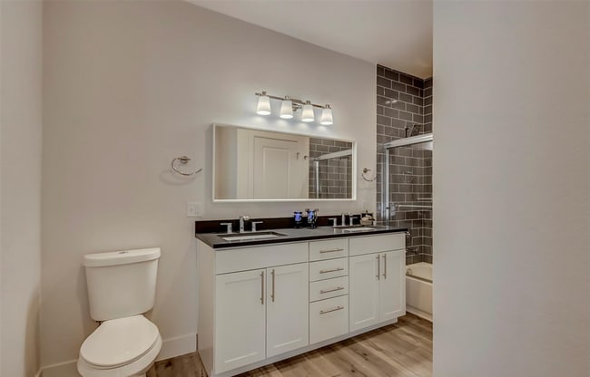 Building Photo - 14936 E Hampden Ave