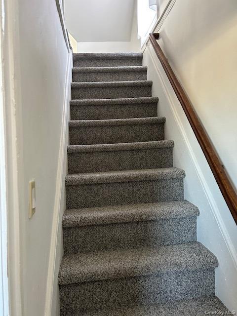 Building Photo - 100 Merrick Rd