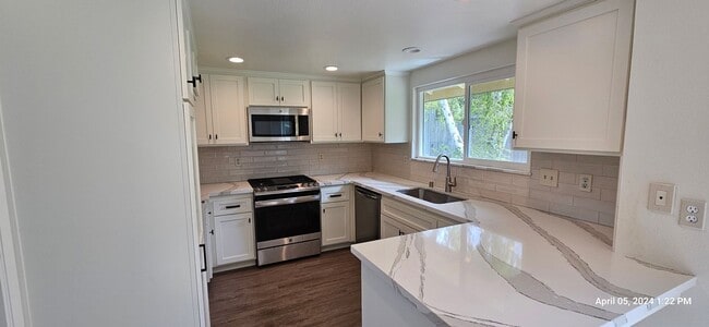 Building Photo - Orcutt Single Story Recently Updated Home with Large Yard