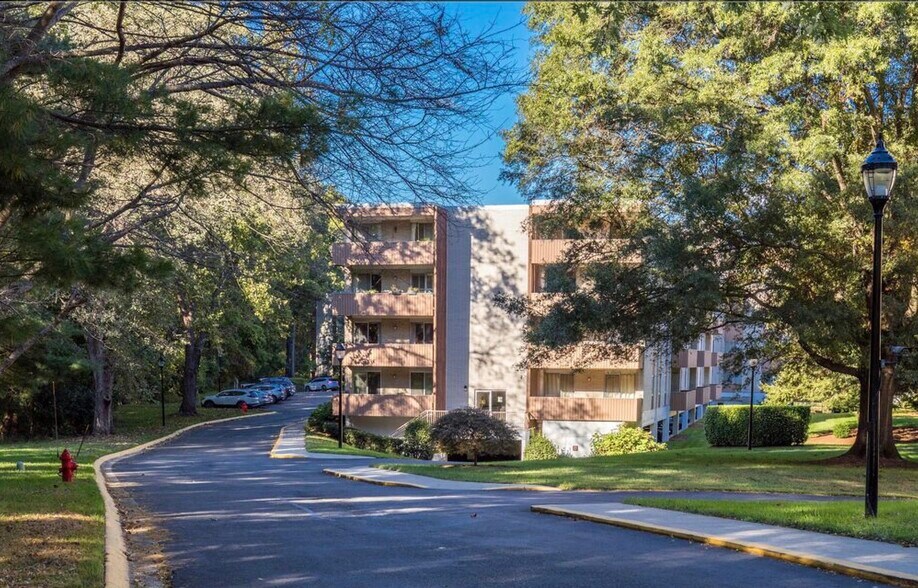 Building Photo - 7505 Democracy Blvd