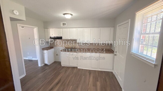 Building Photo - 5655 Myers Rd