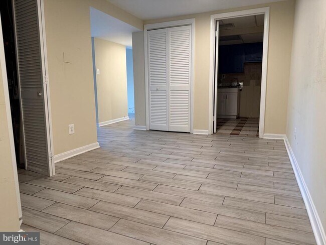 Building Photo - 5206 Easton Dr