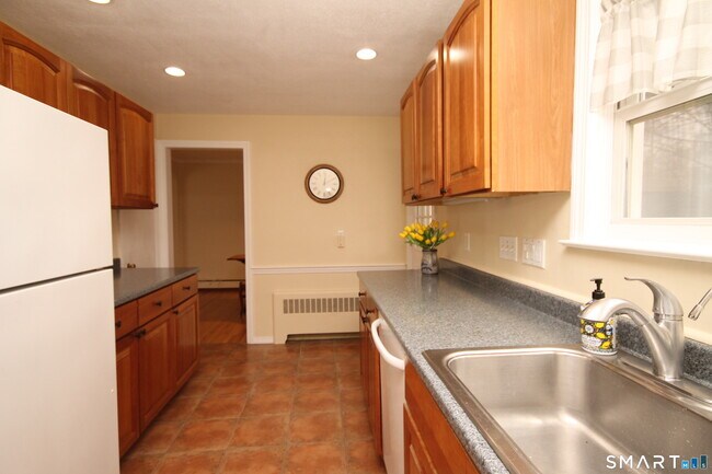 Building Photo - 48 Meadow Farms Rd
