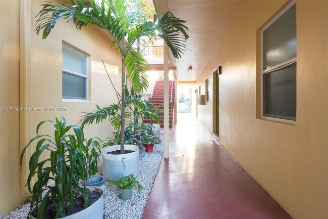 Building Photo - 8900 NW 38th Dr