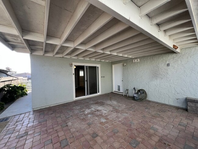 Building Photo - 2916 Dogwood Ave