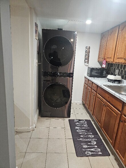 Building Photo - 4 Parente Ln N