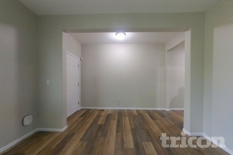 Building Photo - 7191 S Oak Hill Cir