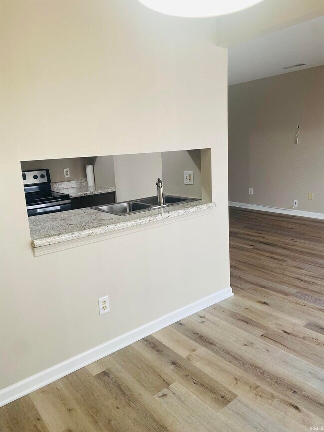 Building Photo - 5024 Woodmark Dr