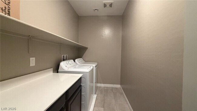 Building Photo - 6943 Denio Island St