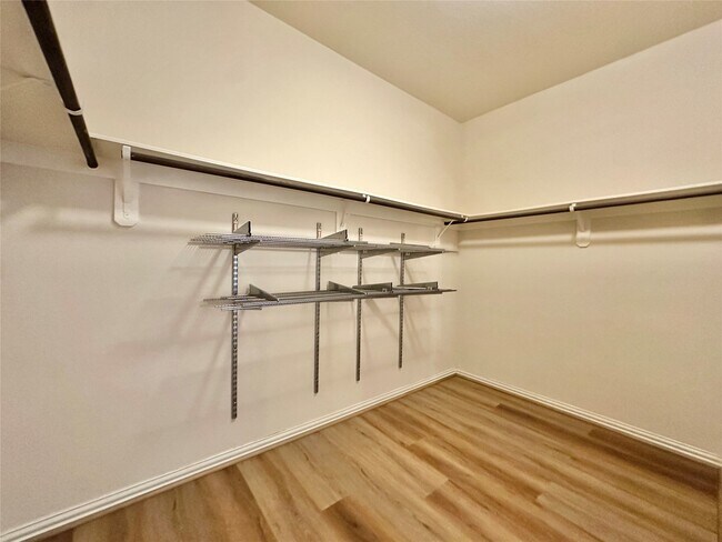 Building Photo - 6818 Pear Point Ln