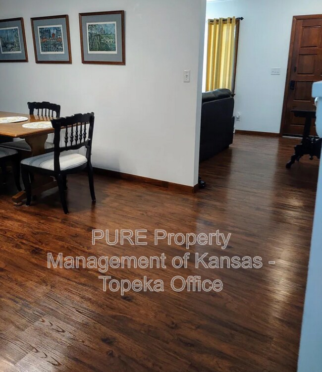 Building Photo - 111 Vista View Ct