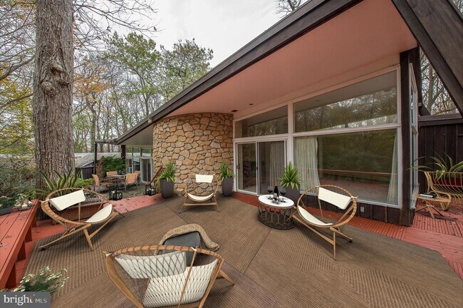 Building Photo - 39 Fairview Rd