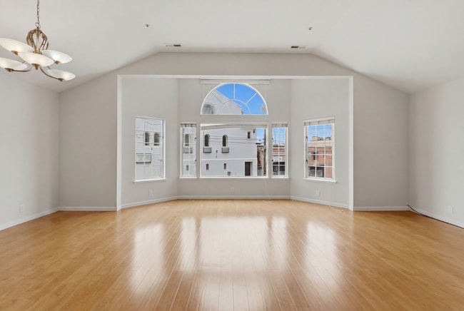 Building Photo - Top-Floor 3BR in Duplex Near BART | Vaulted Ceilings | In-Unit Laundry | Garage Parking