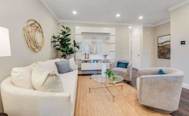 Building Photo - Luxury 3-Bed Townhouse in Hayward Just Built in 2019!