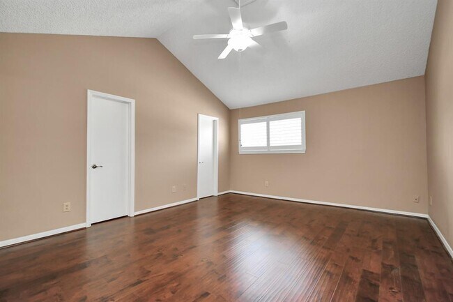Building Photo - 2026 Arbor Cove