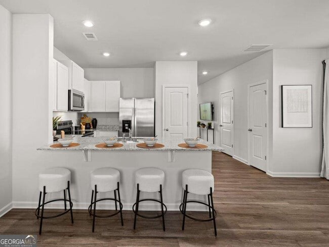 Building Photo - 5976 Skylar Dr