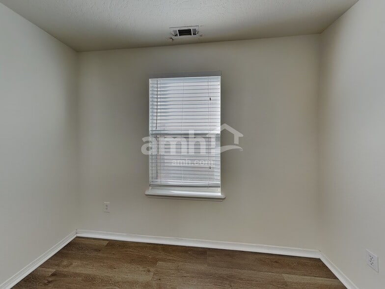 Building Photo - 9451 W Portola Dr