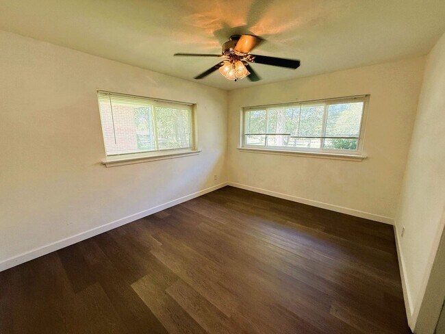 Building Photo - 4 Bedroom Home for Rent in University City!