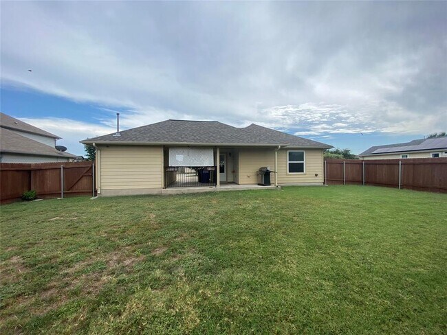 Building Photo - 1017 Stewart Dr