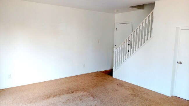 Building Photo - 129 Baywood Ave