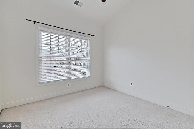 Building Photo - 6913 Stanwick Square