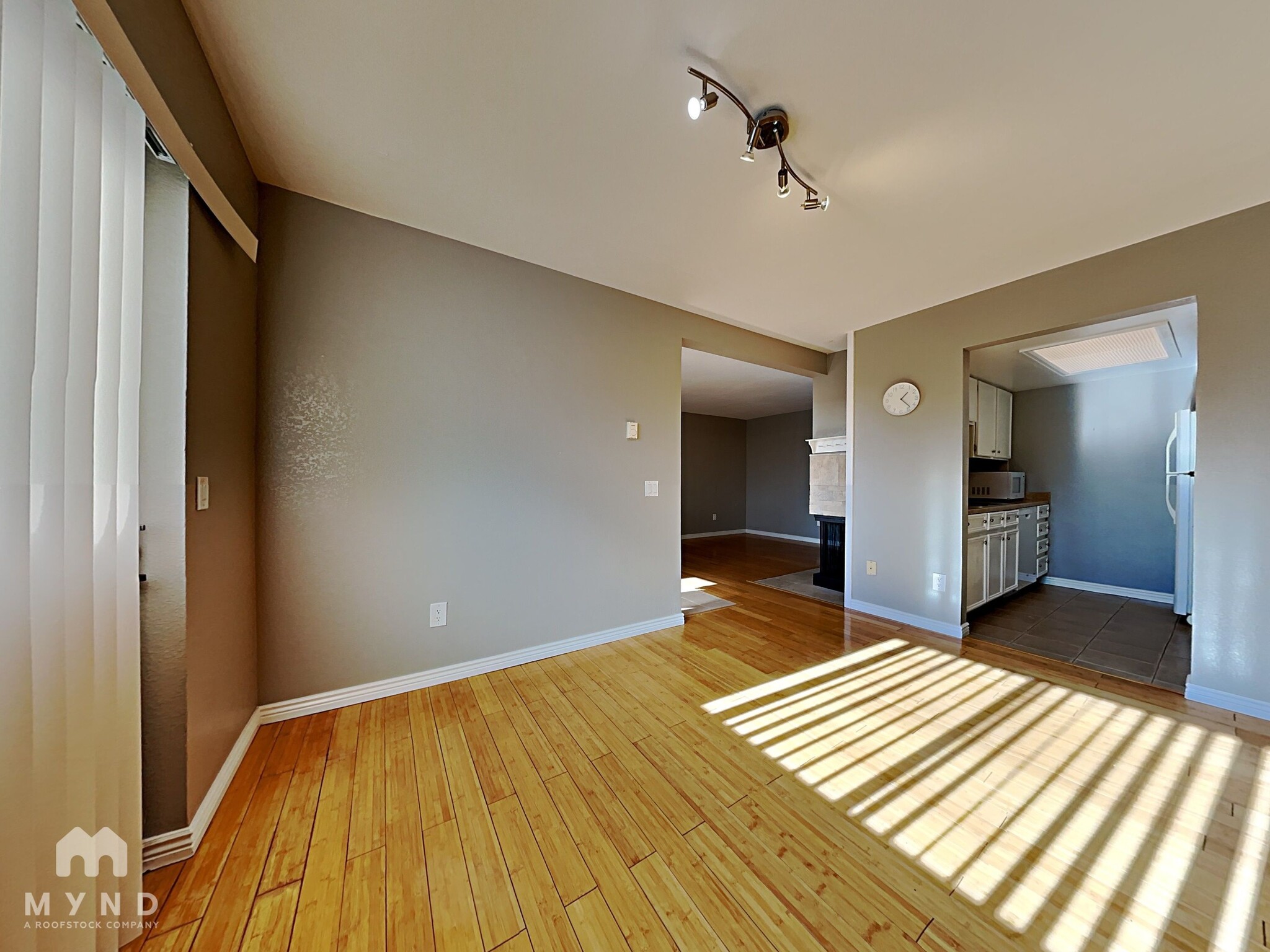 Building Photo - 7885 Barbara Ann Dr