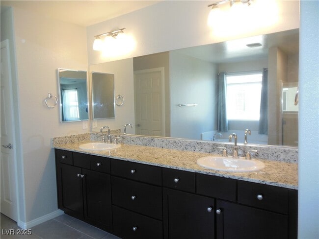 Building Photo - 2664 Crystal Quartz St