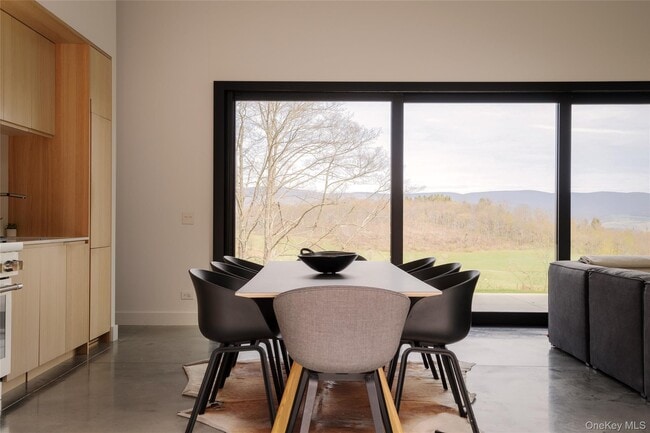 Building Photo - 279 Tompkins Rd