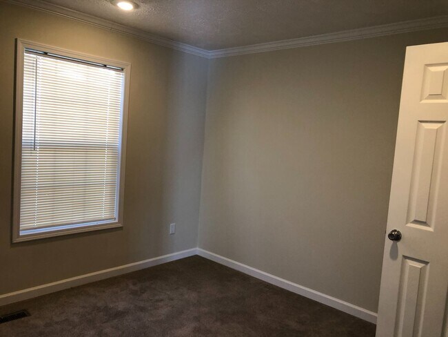 Building Photo - 1316 Cora Ln