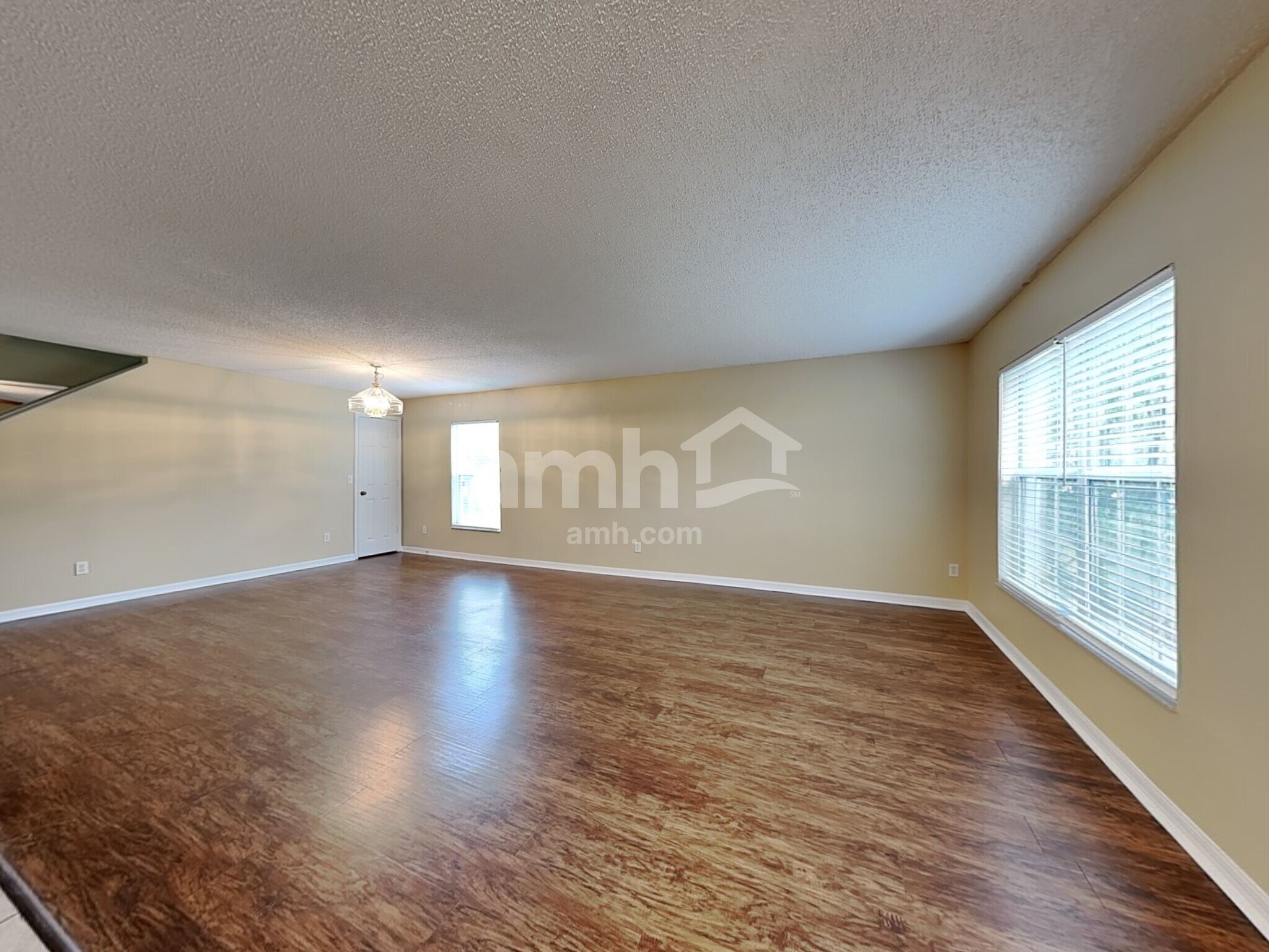 Building Photo - 850 Woodvale St