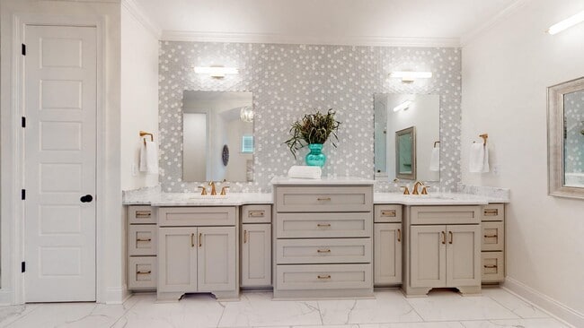 Building Photo - 4762 Magnolia Pk Cir W