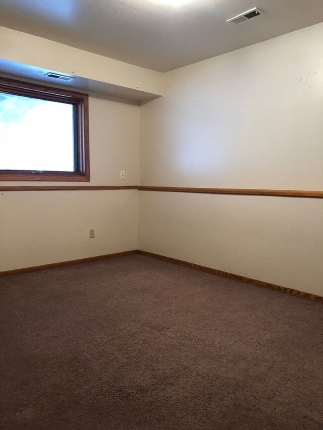 Building Photo - 3900 E Birch View Dr