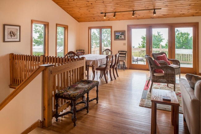 Building Photo - 35 Parsons Beach Rd