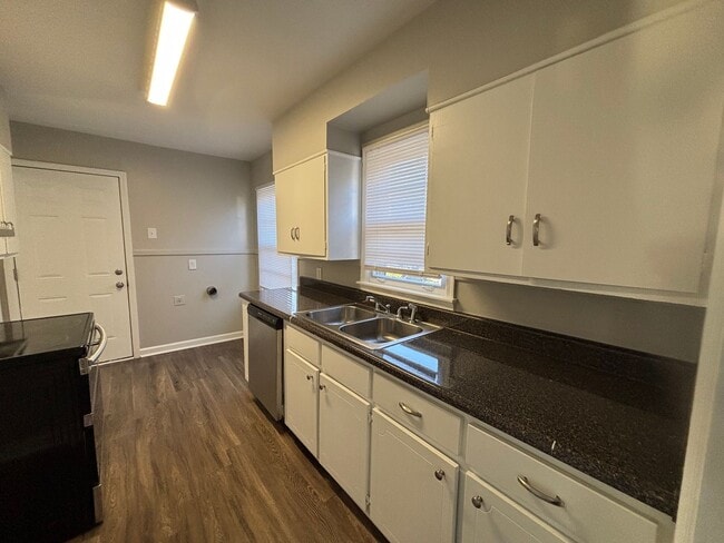 Building Photo - 4699 Given Ave