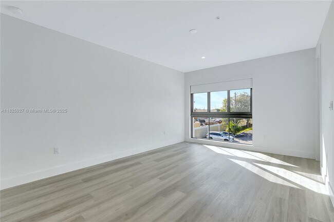 Building Photo - 4226 NE 7th Terrace