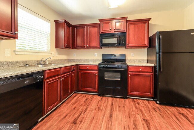 Building Photo - 347 Hidden Creek Ln