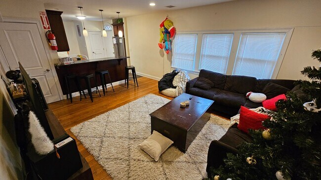 Building Photo - Live Next Door to BC! 6bd/2.5bath available for 8/31/2027!