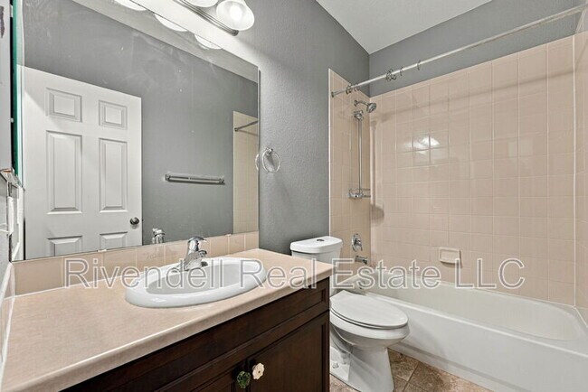 Building Photo - 4483 Applecrest Cir