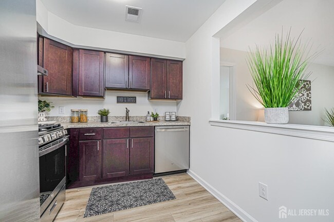 Building Photo - 1227 Waterford Dr