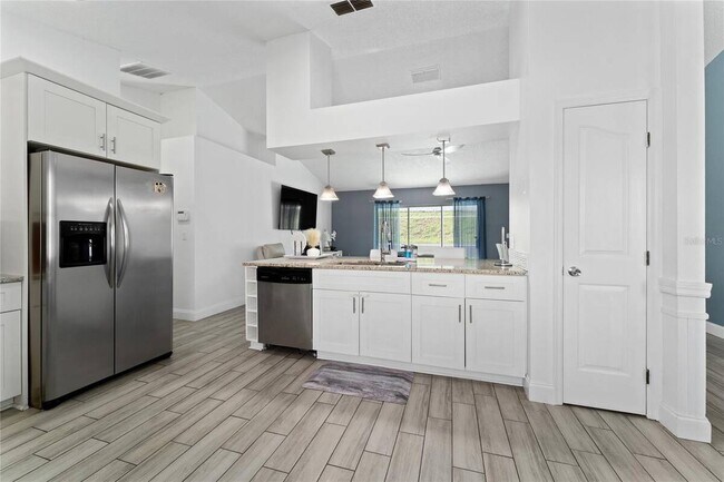 Building Photo - 5565 Loma Vista Loop