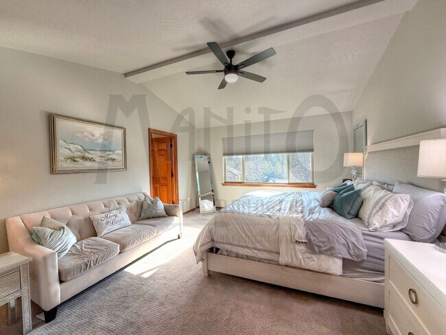 Building Photo - Stunning River Ridge Home With Spectacular Views