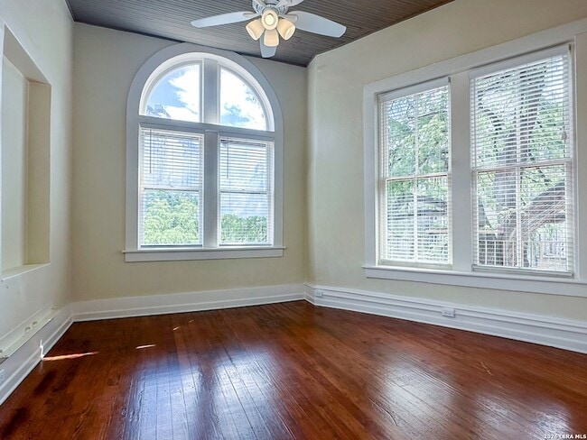Building Photo - 245 Losoya St