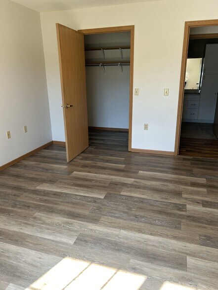 Building Photo - 201 Kearney Way