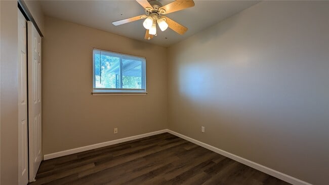 Building Photo - 303 Eggering Dr