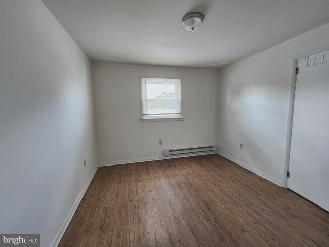 Building Photo - 168 S Main St