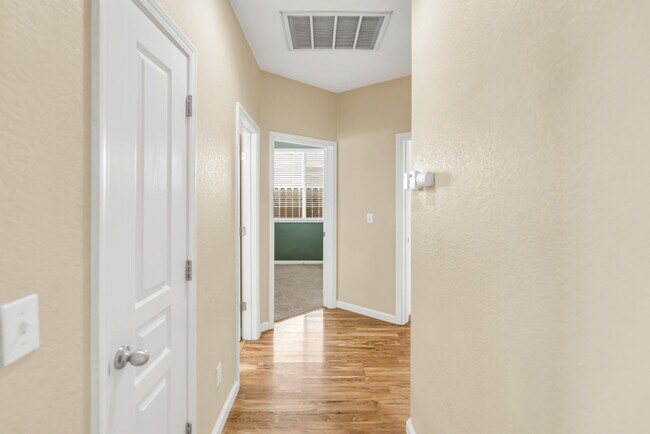 Building Photo - 3635 Poppy Hill Way