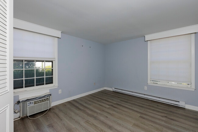 Building Photo - 20 River Colony