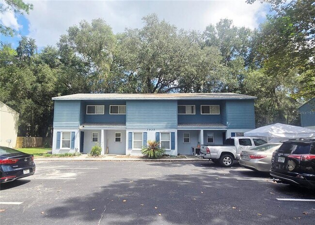 Building Photo - 3935 SW 26th Terrace