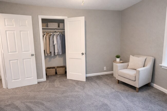 Building Photo - Cute Three Bedroom Home