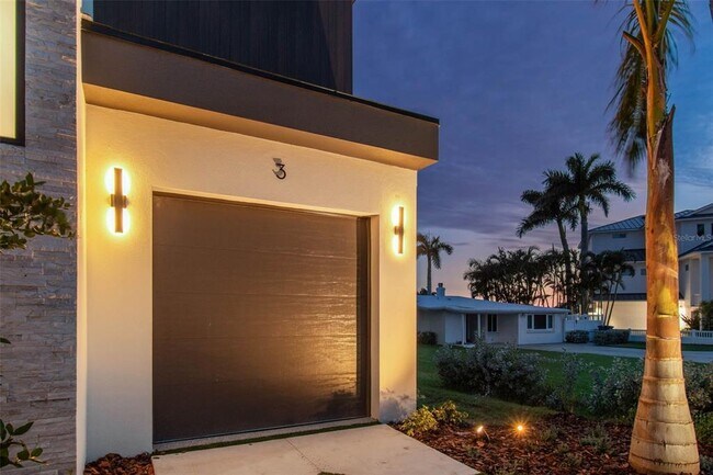 Building Photo - 3 Treasure Ln